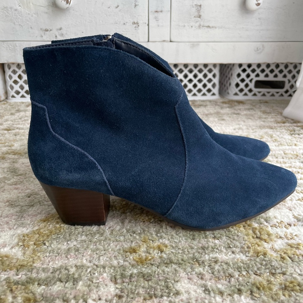 Tahari Harrison Navy Blue Suede Ankle Boots Booties